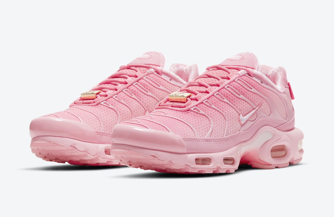 pink airmax plus